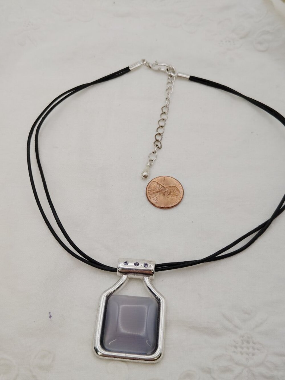 Vintage Kenneth Cole Silver Tone Pendant Necklace – Gray Cat’s Eye